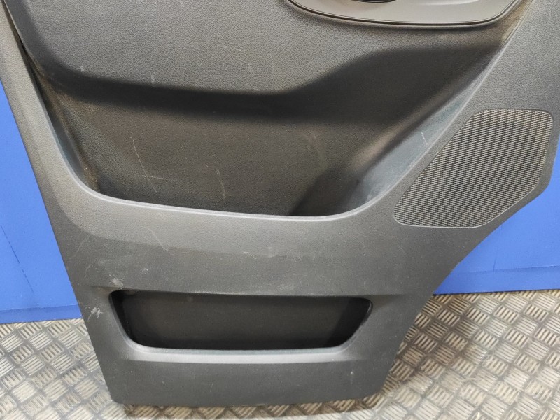 Recambio de guarnecido puerta delantera izquierda para mercedes-benz sprinter iii furgón fwd referencia OEM IAM A9077201600  