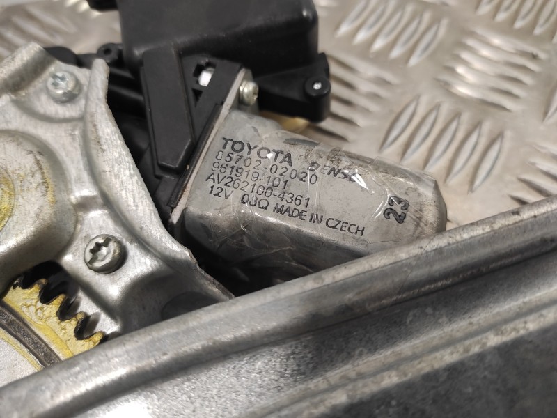Recambio de elevalunas trasero derecho para toyota auris 1.8 16v (híbrido) referencia OEM IAM 8572002440B 8570202020 C08560103