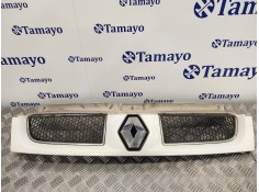 Recambio de rejilla delantera para renault trafic combi (ab 4.01) 1.9 diesel referencia OEM IAM 8200204453  8200204452