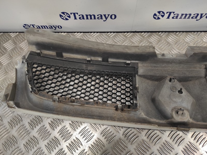 Recambio de rejilla delantera para renault trafic combi (ab 4.01) 1.9 diesel referencia OEM IAM 8200204453  8200204452