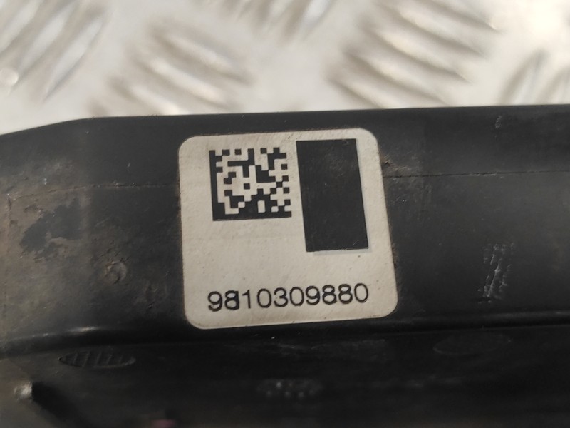 Recambio de cerradura puerta trasera derecha para peugeot 308 1.6 blue-hdi fap referencia OEM IAM 9810309880  