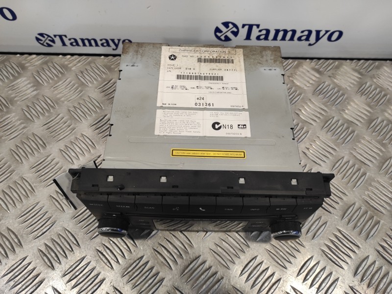 Recambio de sistema audio / radio cd para chrysler grand voyager lx referencia OEM IAM 05064954AC  26777L