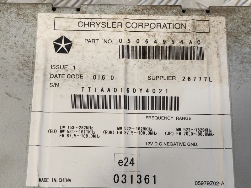 Recambio de sistema audio / radio cd para chrysler grand voyager lx referencia OEM IAM 05064954AC  26777L