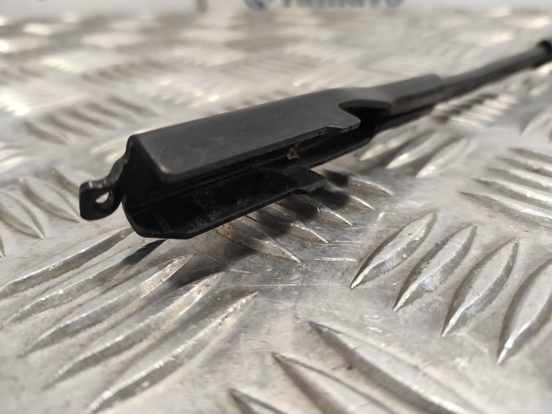 Recambio de brazo limpia delantero izquierdo para nissan juke (f15) referencia OEM IAM W000014866  