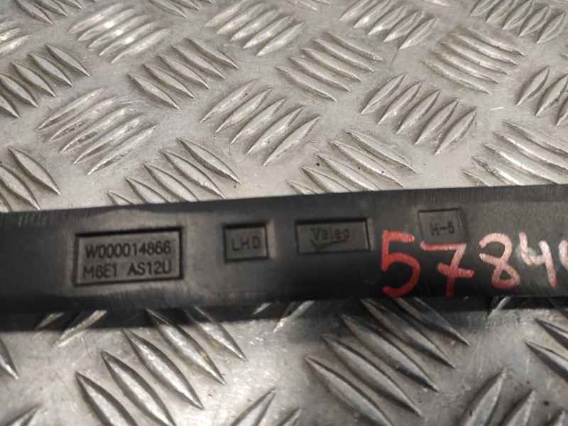 Recambio de brazo limpia delantero izquierdo para nissan juke (f15) referencia OEM IAM W000014866  