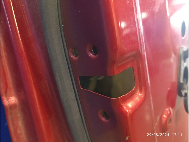 Recambio de puerta delantera izquierda para land rover freelander (lr2) 2.2 td4 cat referencia OEM IAM   