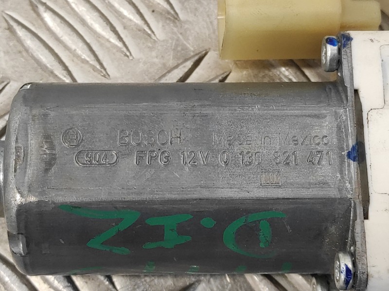 Recambio de motor elevalunas delantero izquierdo para chrysler grand voyager lx referencia OEM IAM 0130821471  3015587D