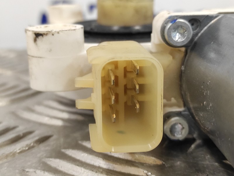 Recambio de motor elevalunas delantero izquierdo para chrysler grand voyager lx referencia OEM IAM 0130821471  3015587D