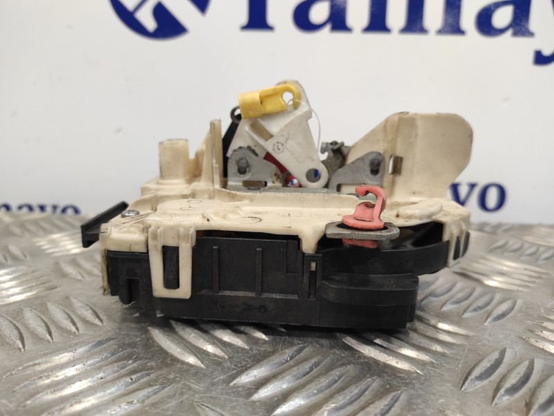 Recambio de cerradura puerta delantera derecha para chrysler grand voyager lx referencia OEM IAM   
