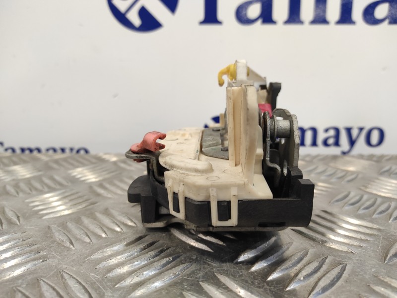 Recambio de cerradura puerta delantera derecha para chrysler grand voyager lx referencia OEM IAM   