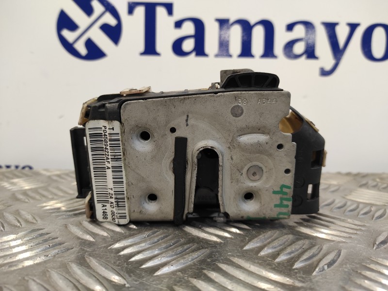 Recambio de cerradura puerta delantera derecha para chrysler grand voyager lx referencia OEM IAM   