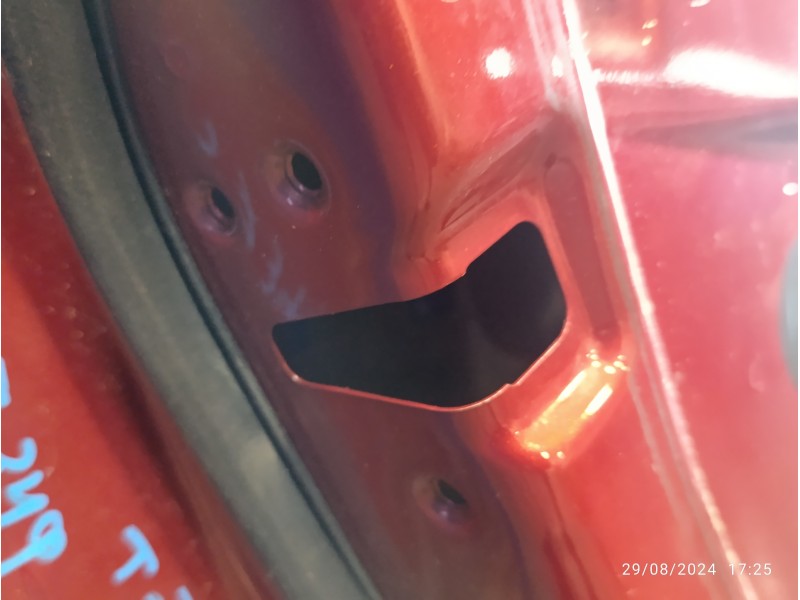 Recambio de puerta trasera izquierda para land rover freelander (lr2) 2.2 td4 cat referencia OEM IAM   