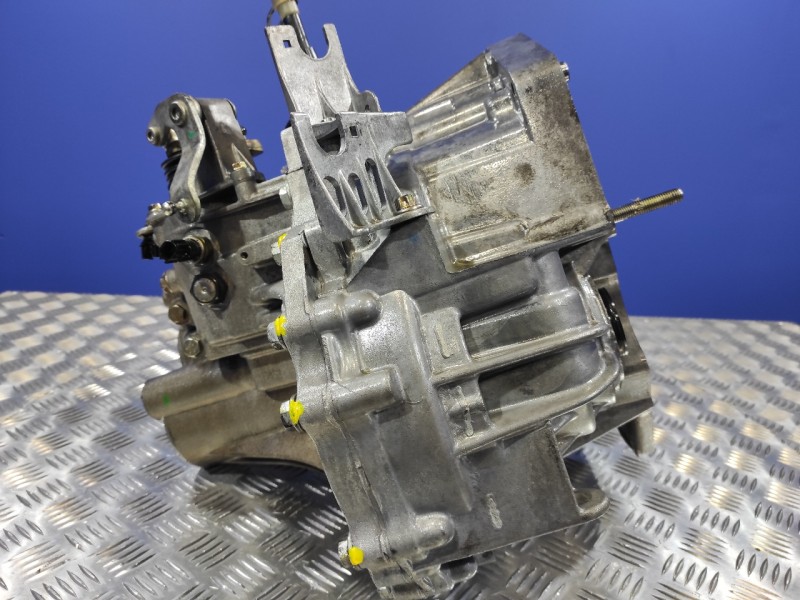 Recambio de caja cambios para renault megane ii berlina 3p 1.9 dci diesel referencia OEM IAM ND0001  