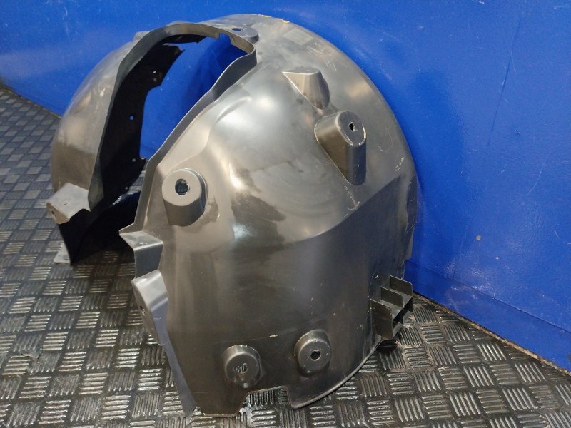 Recambio de plastico paso rueda delantero derecho para smart forfour eq referencia OEM IAM A4536902601  