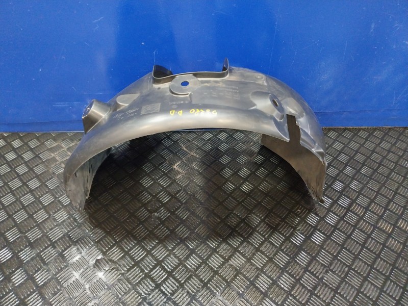 Recambio de plastico paso rueda delantero derecho para smart forfour eq referencia OEM IAM A4536902601  