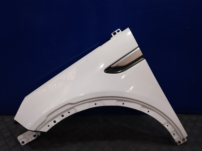 Recambio de aleta delantera izquierda para land rover discovery sport referencia OEM IAM   