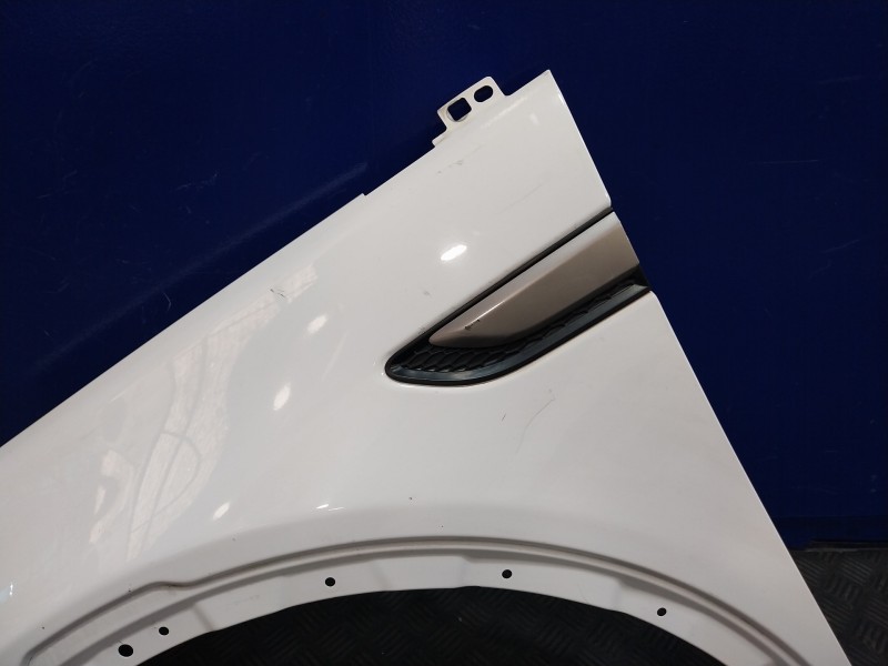 Recambio de aleta delantera izquierda para land rover discovery sport referencia OEM IAM   