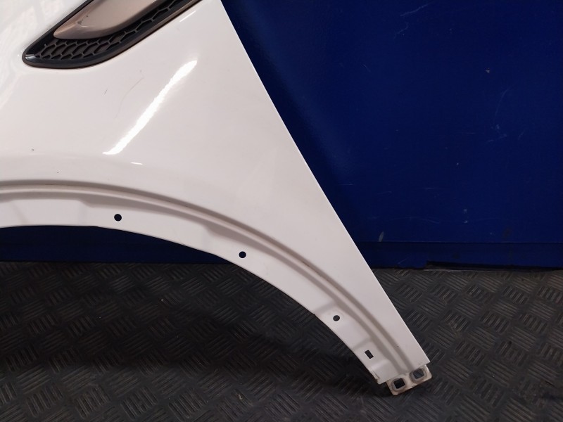 Recambio de aleta delantera izquierda para land rover discovery sport referencia OEM IAM   