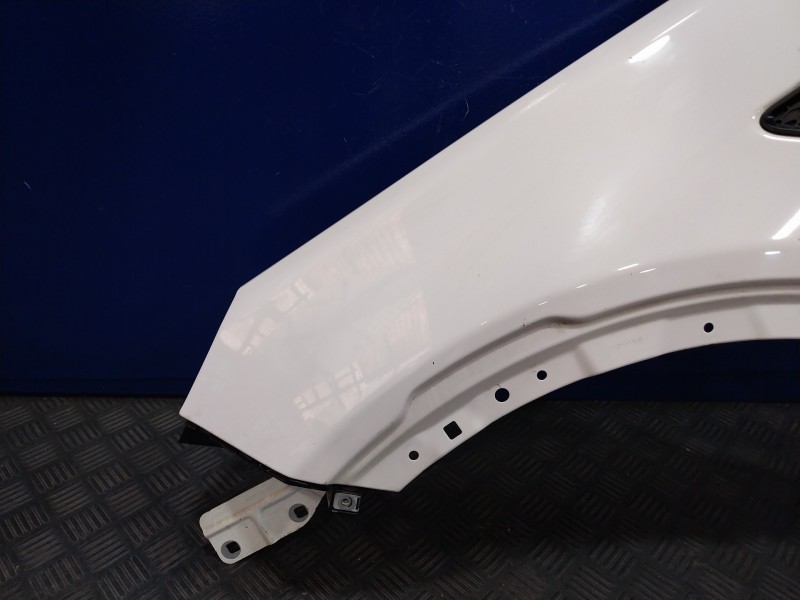 Recambio de aleta delantera izquierda para land rover discovery sport referencia OEM IAM   