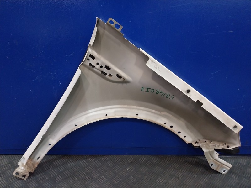 Recambio de aleta delantera izquierda para land rover discovery sport referencia OEM IAM   