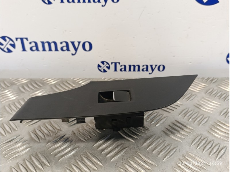 Recambio de mando elevalunas trasero izquierdo para toyota rav4 referencia OEM IAM 7427242110  
