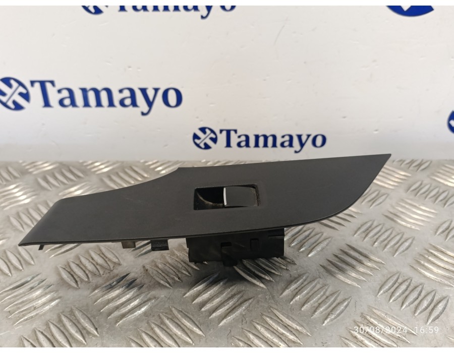 Recambio de mando elevalunas trasero izquierdo para toyota rav4 referencia OEM IAM 7427242110  