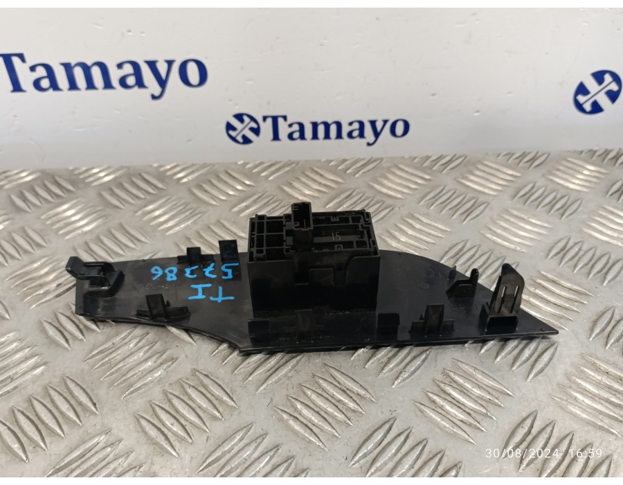 Recambio de mando elevalunas trasero izquierdo para toyota rav4 referencia OEM IAM 7427242110  