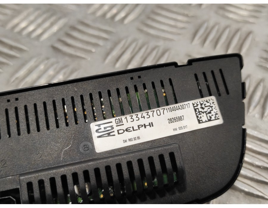 Recambio de mando climatizador para opel astra j lim. 2.0 16v cdti referencia OEM IAM 28265987  13343707