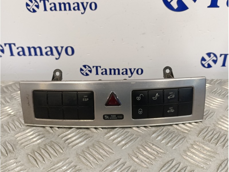 Recambio de warning para mercedes-benz clase c (w203) berlina referencia OEM IAM 2038706310  33631703