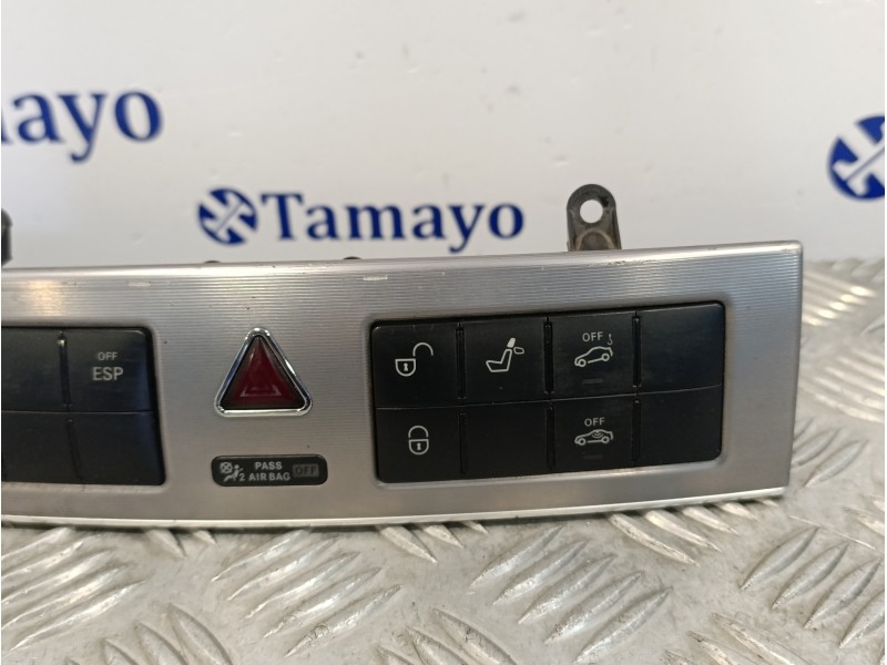 Recambio de warning para mercedes-benz clase c (w203) berlina referencia OEM IAM 2038706310  33631703