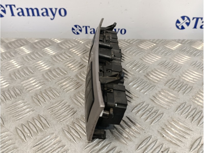 Recambio de warning para mercedes-benz clase c (w203) berlina referencia OEM IAM 2038706310  33631703