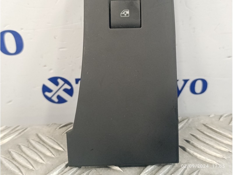 Recambio de mando elevalunas delantero derecho para opel astra j lim. 2.0 16v cdti referencia OEM IAM 13301886  