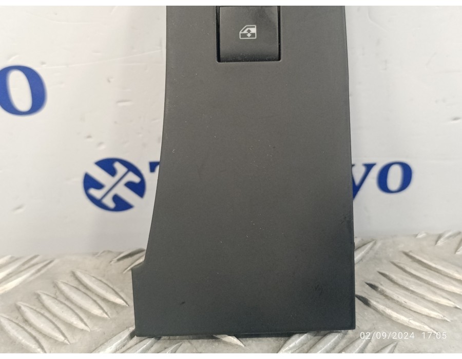 Recambio de mando elevalunas delantero derecho para opel astra j lim. 2.0 16v cdti referencia OEM IAM 13301886  