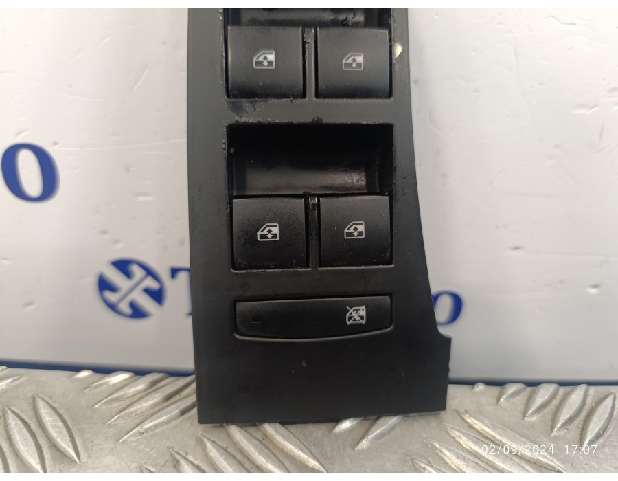 Recambio de mando elevalunas delantero izquierdo para opel astra j lim. 2.0 16v cdti referencia OEM IAM 13305011  