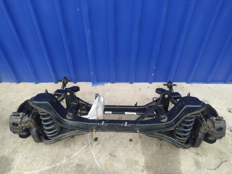 Recambio de puente trasero para ford focus turnier (cb4) 1.6 tdci cat referencia OEM IAM   