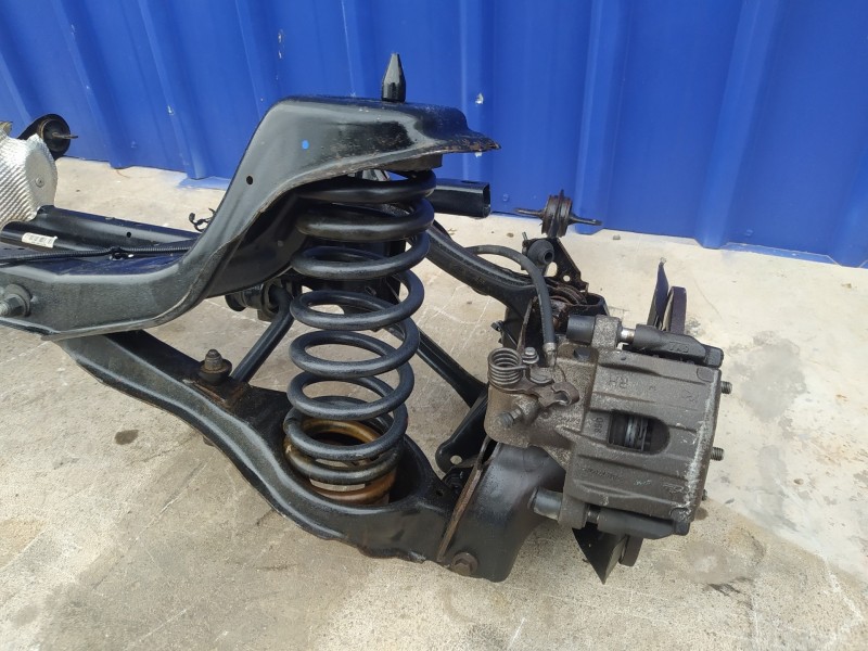 Recambio de puente trasero para ford focus turnier (cb4) 1.6 tdci cat referencia OEM IAM   
