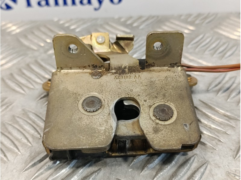 Recambio de cerradura maletero / porton para ford sierra berlina 2.0 (ohc) referencia OEM IAM A43102AA  