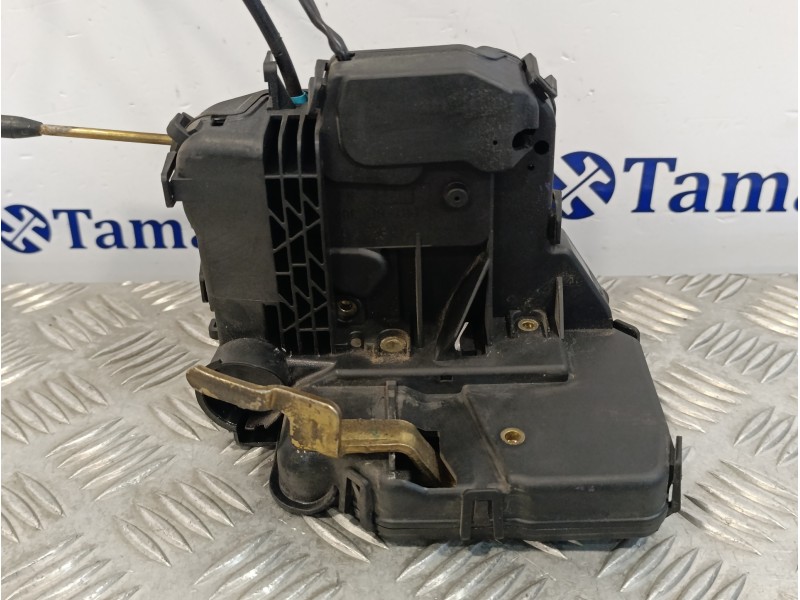 Recambio de cerradura puerta delantera derecha para mercedes-benz clase c (w203) berlina referencia OEM IAM   