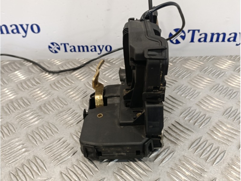 Recambio de cerradura puerta delantera derecha para mercedes-benz clase c (w203) berlina referencia OEM IAM   