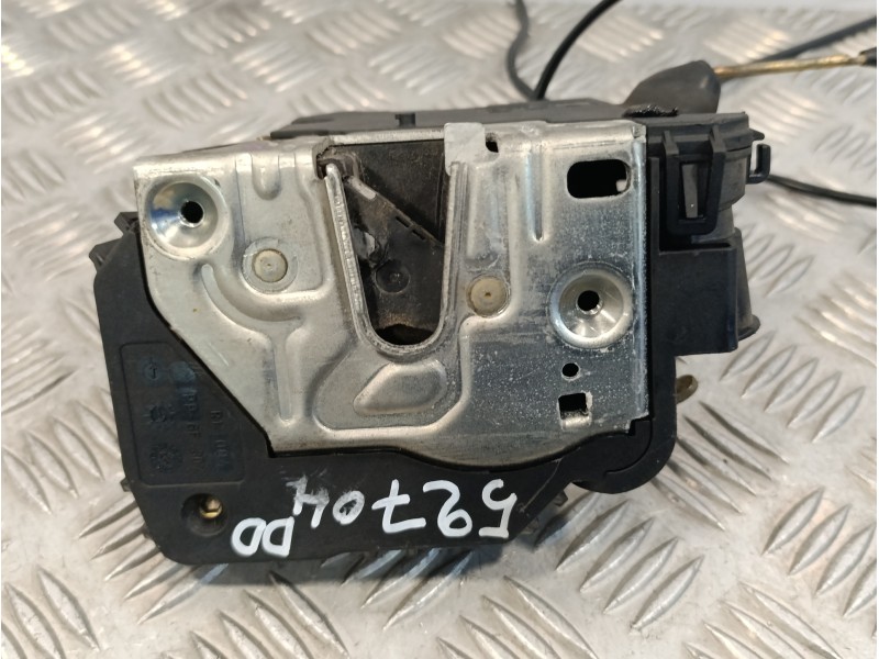 Recambio de cerradura puerta delantera derecha para mercedes-benz clase c (w203) berlina referencia OEM IAM   