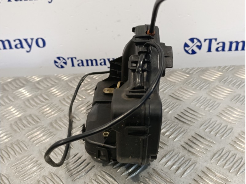 Recambio de cerradura puerta trasera derecha para mercedes-benz clase c (w203) berlina referencia OEM IAM   