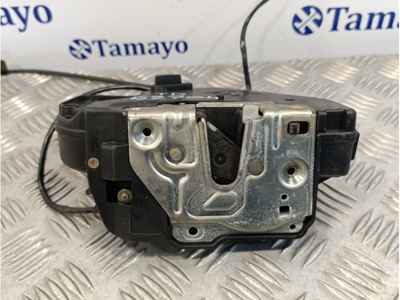 Recambio de cerradura puerta trasera derecha para mercedes-benz clase c (w203) berlina referencia OEM IAM   