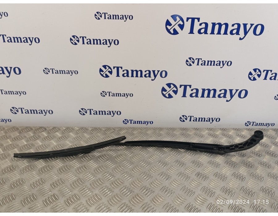 Recambio de brazo limpia delantero derecho para toyota rav4 referencia OEM IAM   