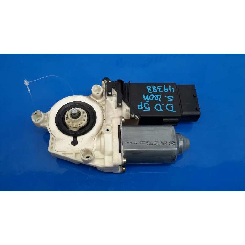 Recambio de motor elevalunas delantero izquierdo para seat leon (1m1) 1.9 tdi referencia OEM IAM 9776105415301  101386102