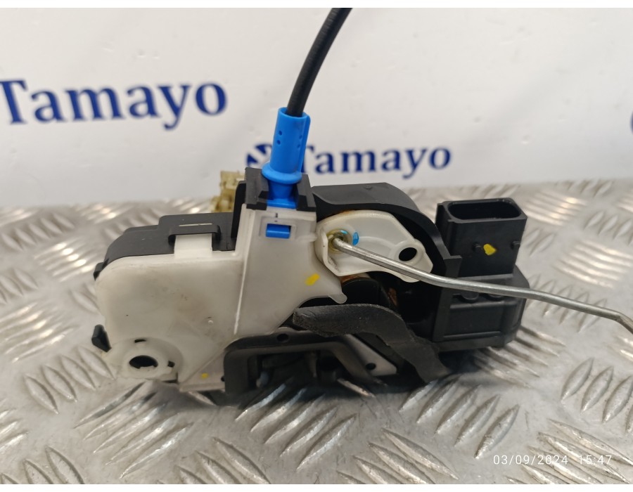 Recambio de cerradura puerta delantera derecha para opel astra j lim. 2.0 16v cdti referencia OEM IAM 3023880R  