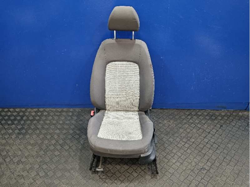 Recambio de asiento delantero izquierdo para seat ibiza (6j5) referencia OEM IAM   