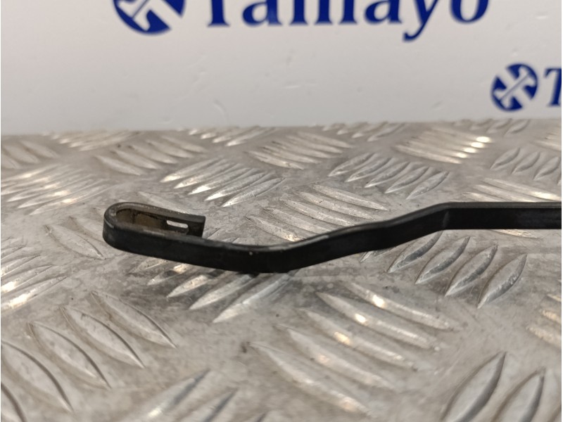 Recambio de brazo limpia trasero para ford sierra berlina 2.0 (ohc) referencia OEM IAM 83BG17526G1A  