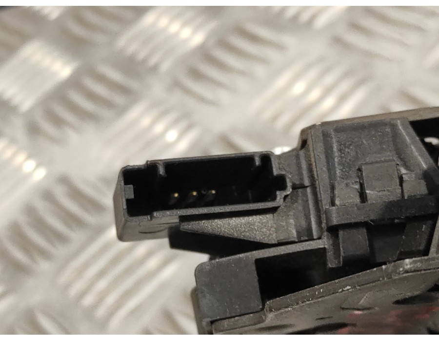 Recambio de cerradura maletero / porton para opel astra j lim. 2.0 16v cdti referencia OEM IAM 13581023  