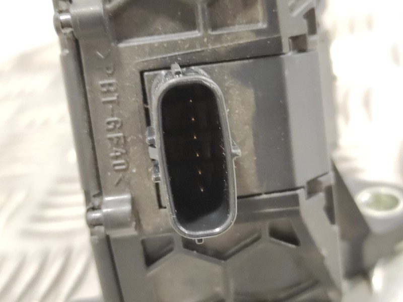 Recambio de pedal acelerador para toyota rav4 referencia OEM IAM 7811033141  2701001040