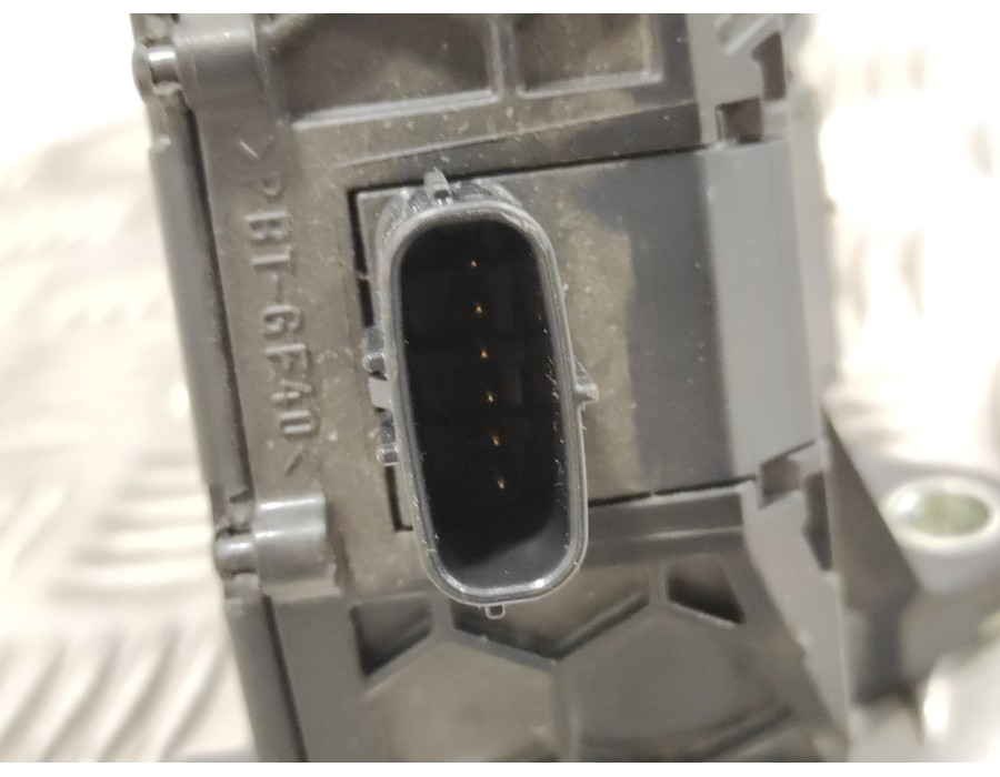 Recambio de pedal acelerador para toyota rav4 referencia OEM IAM 7811033141  2701001040